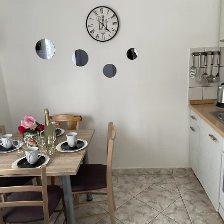 Apartment Bistra Near The Sandy - By Ta Leut Tourist Agency