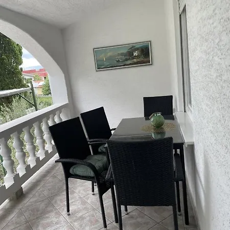 Bistra Near The Sandy - By Ta Leut Tourist Agency Apartment *