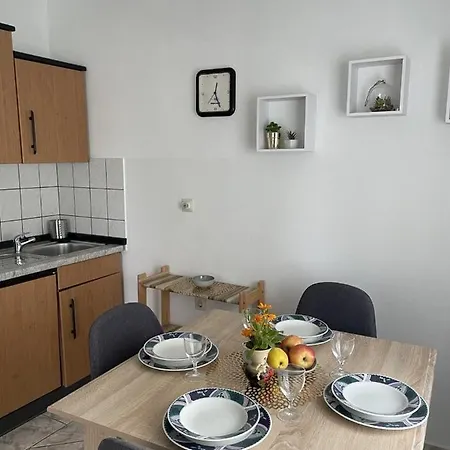 Apartment Bistra Near The Sandy - By Ta Leut Tourist Agency Privlaka (Zadar)