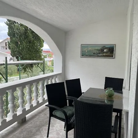 Bistra Near The Sandy - By Ta Leut Tourist Agency Apartment *